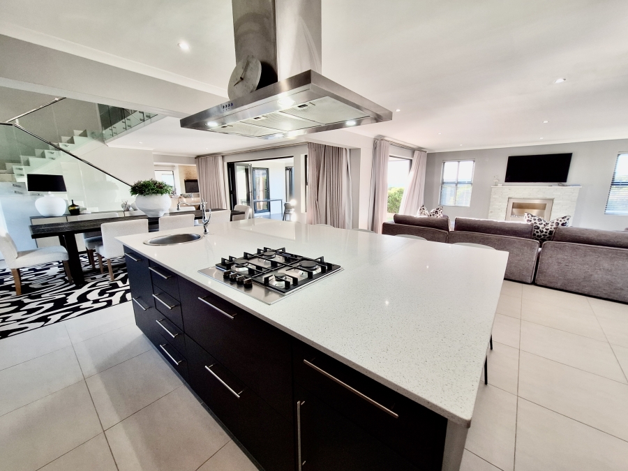 4 Bedroom Property for Sale in Grotto Bay Western Cape